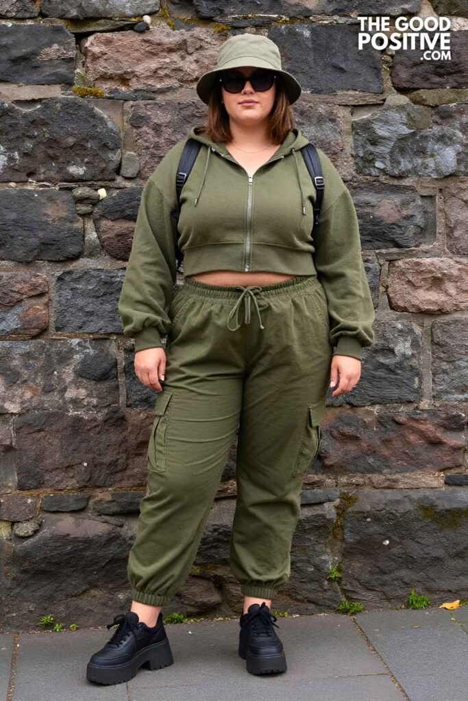 Plus Size Utility Cargo Joggers With Cropped Zip-Up Hoodie Japan Street Style Travel Outfit